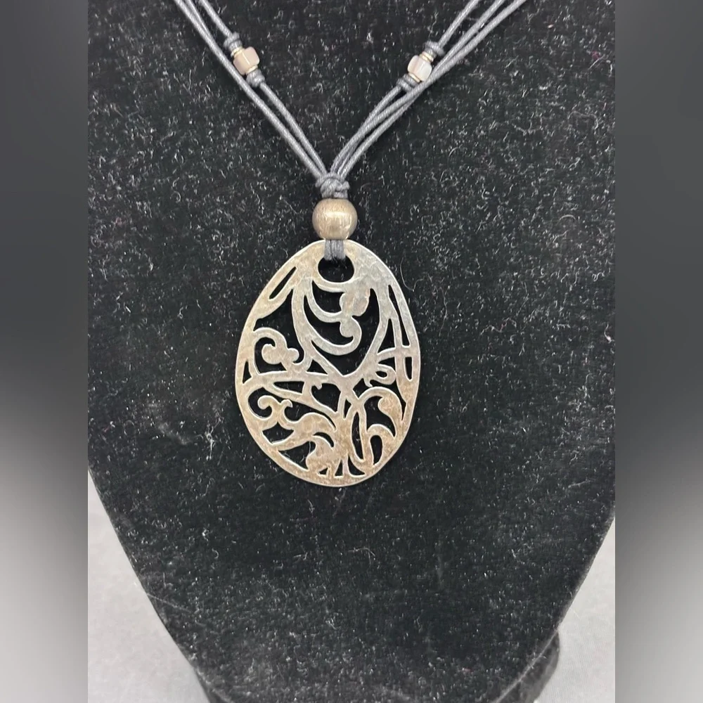 Silpada Retired N1805 Sterling Silver Filigree Pendant Necklace